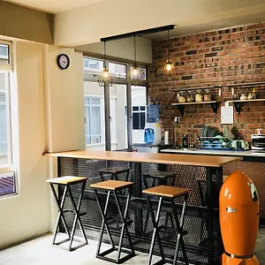 The Good Travelers - Kl Airport Hostel